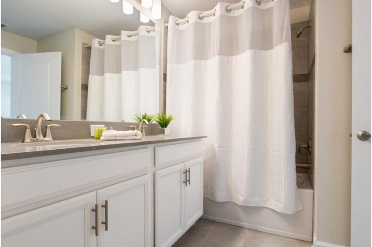 Four-Bedroom Townhome ดาเวนพอร์ต ภายนอก รูปภาพ