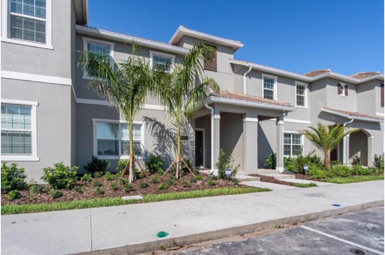 Four-Bedroom Townhome ดาเวนพอร์ต ภายนอก รูปภาพ