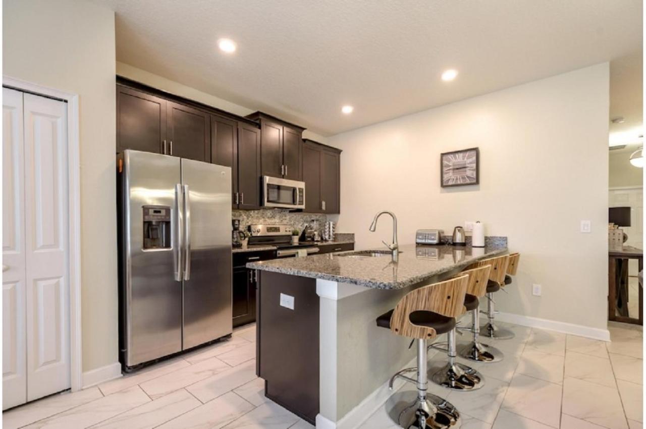Four-Bedroom Townhome ดาเวนพอร์ต ภายนอก รูปภาพ